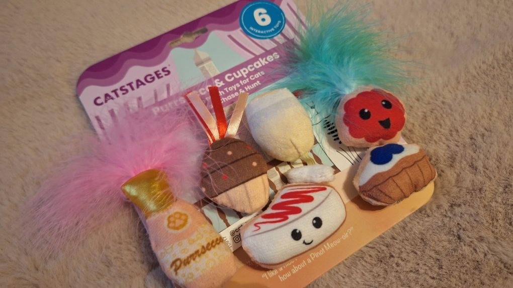 Zestaw 6 zabawek dla kota z kocimiętką PURRSECCO & CUPCAKES z USA