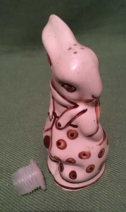 PRL zając, solniczka-pieprzniczka zajączek, królik, porcelana, figurka
