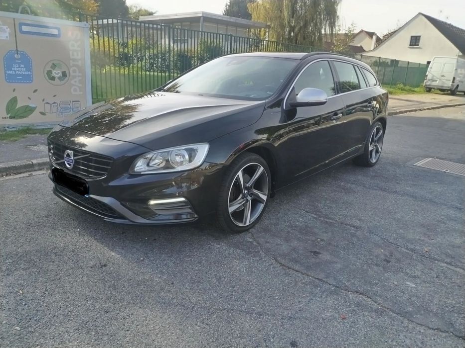 Volvo V60 2.0 D3 R-Design Momentum