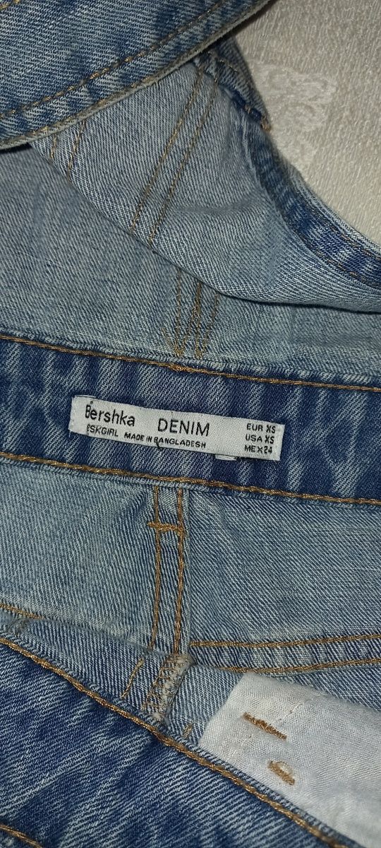 Jardineira Bershka