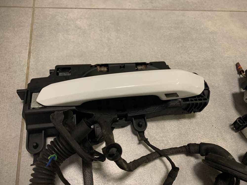 Klamki Audi A4 S4 B9 komplet led keyless podświetlane ambiente ls9r