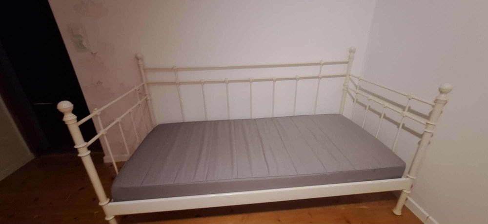 Łóżko pojedyncze metalowe białe IKEA