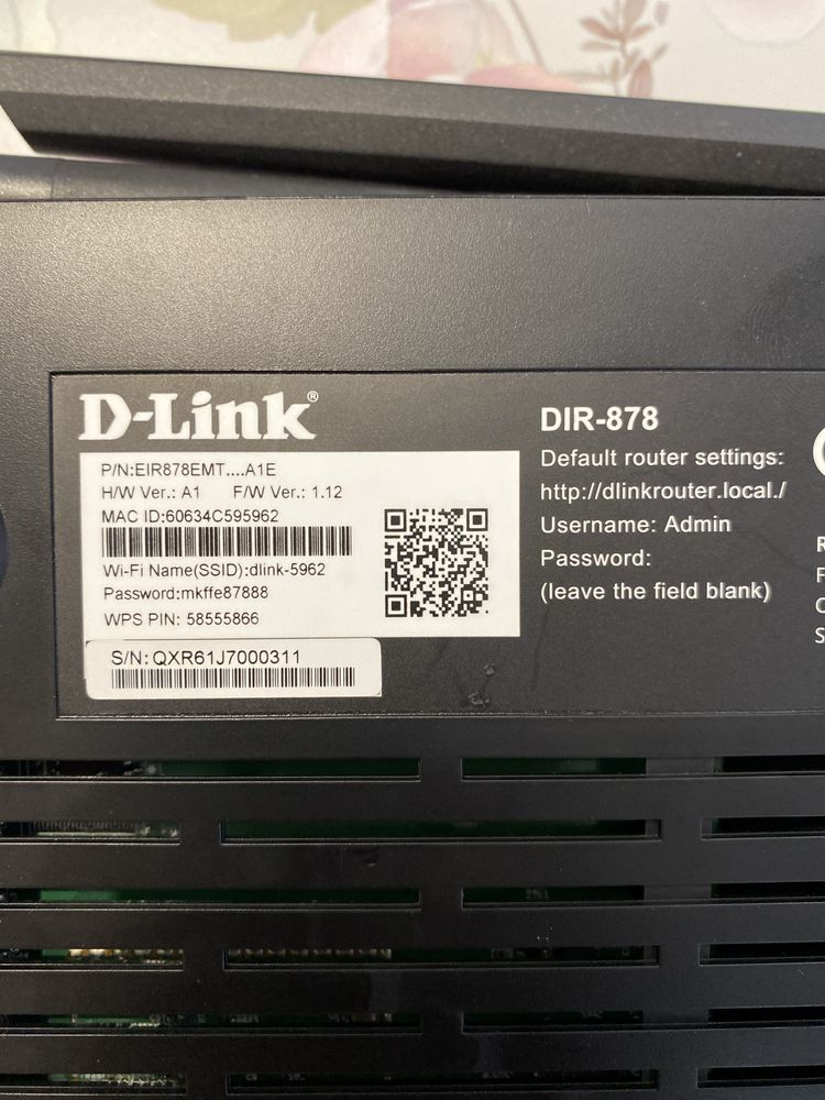 Router D-link DIR-878
