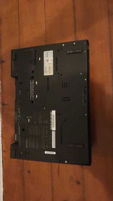 Portátil Lenovo ThinkPad T61 (para peças)