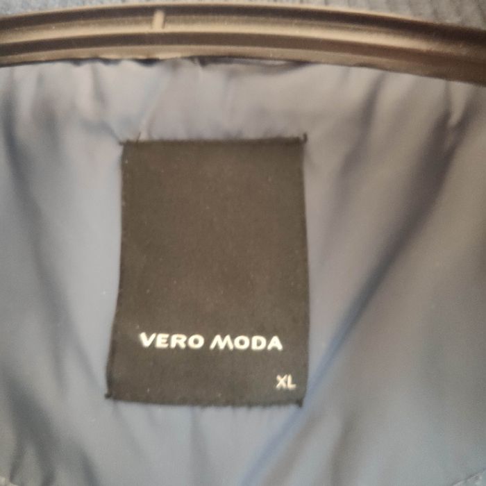 Bezrękawnik z kapturem Vero Moda rozmiar XL
