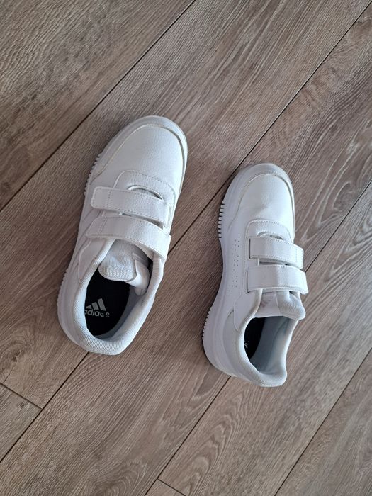 Białe buty sportowe roz. 35 (dł. wkładki 23 cm)