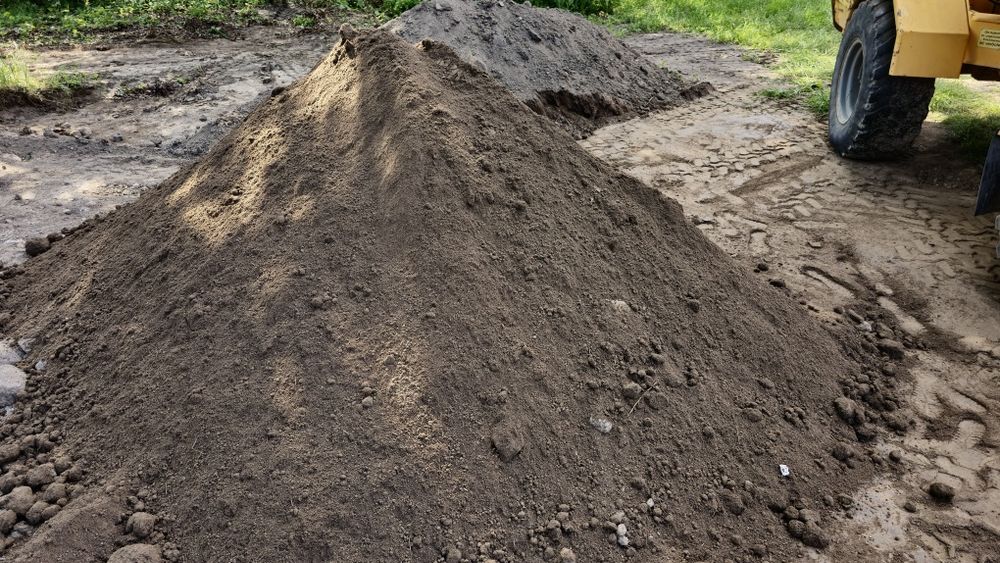 Ziemia ogrodowa "humus"  również przesiana