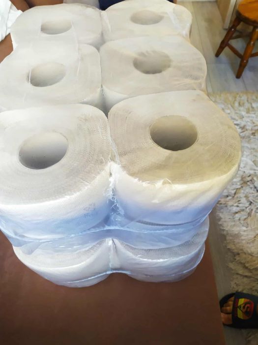 Mega paka papieru toaletowego marki BASIC (24 duże rolki)