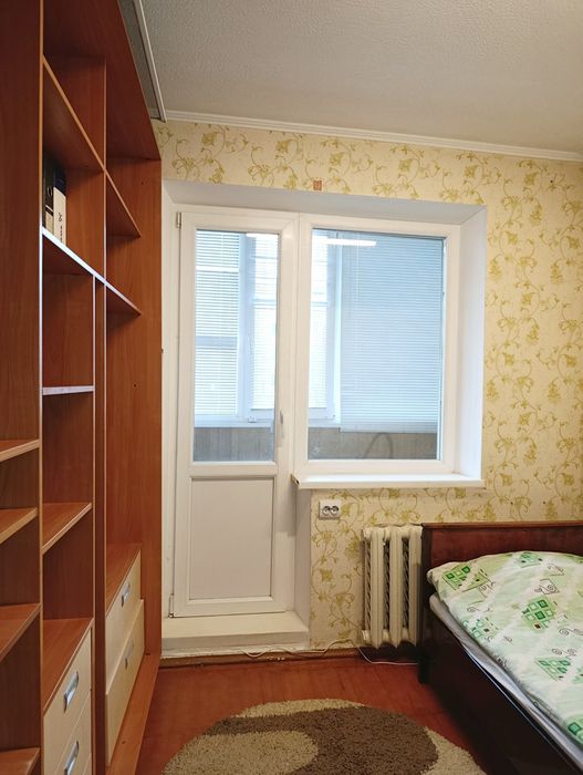 4 квартира, поруч Сильпо, правий берег.