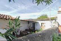 Casa de Aldeia p/ Recuperar c/ Quintal.