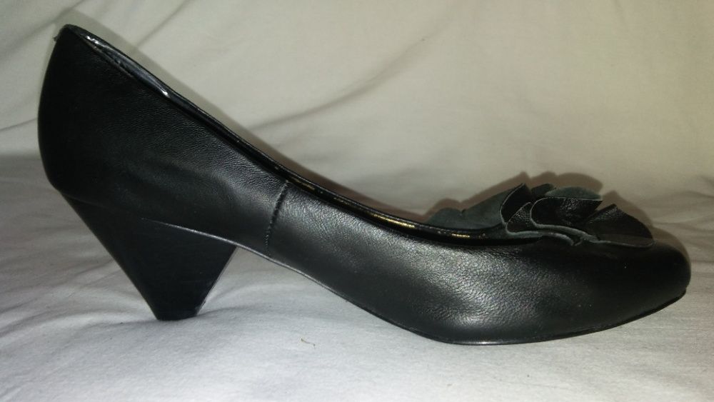 Wide fit roz.38,5, dł wkł.25,5 cm- skóra - stan bdb