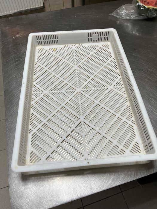 Ящики пластмасові