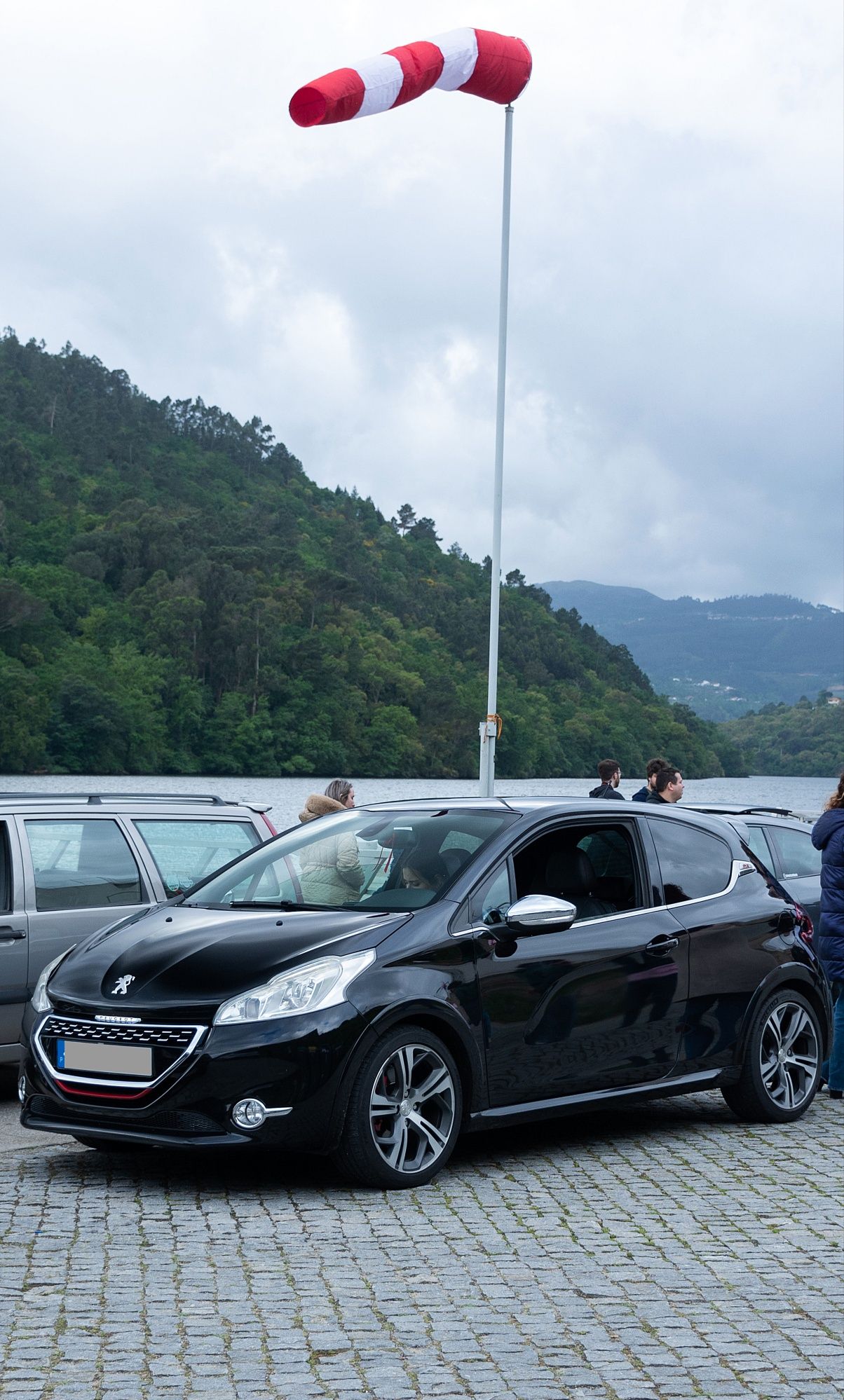 Vendo peças Peugeot 208