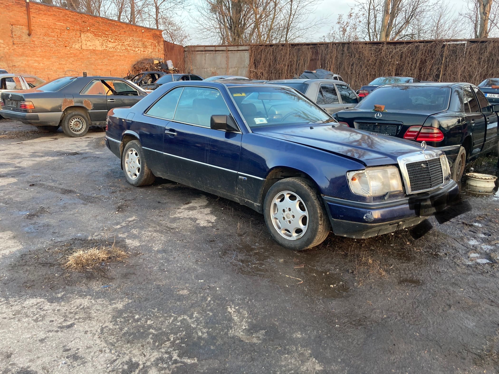 Mercedes w 124 3.0 акпп , купе , на болты и гайки .