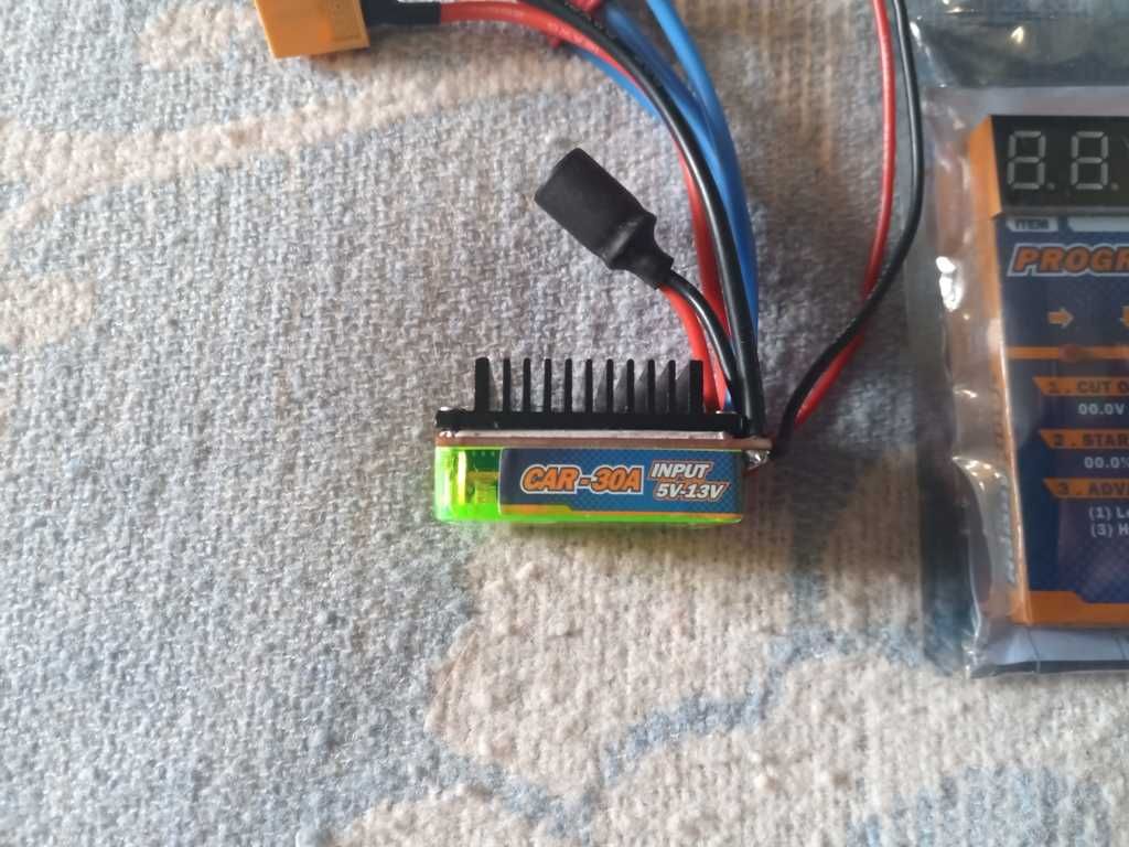 ESC RC HobbyKing 30A 3S Brushless com cartão programação