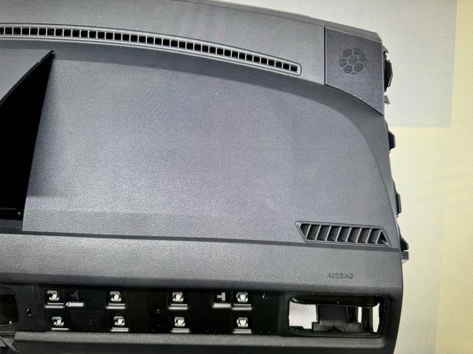 Панель торпеда консоль для Caddy 2016-2022р