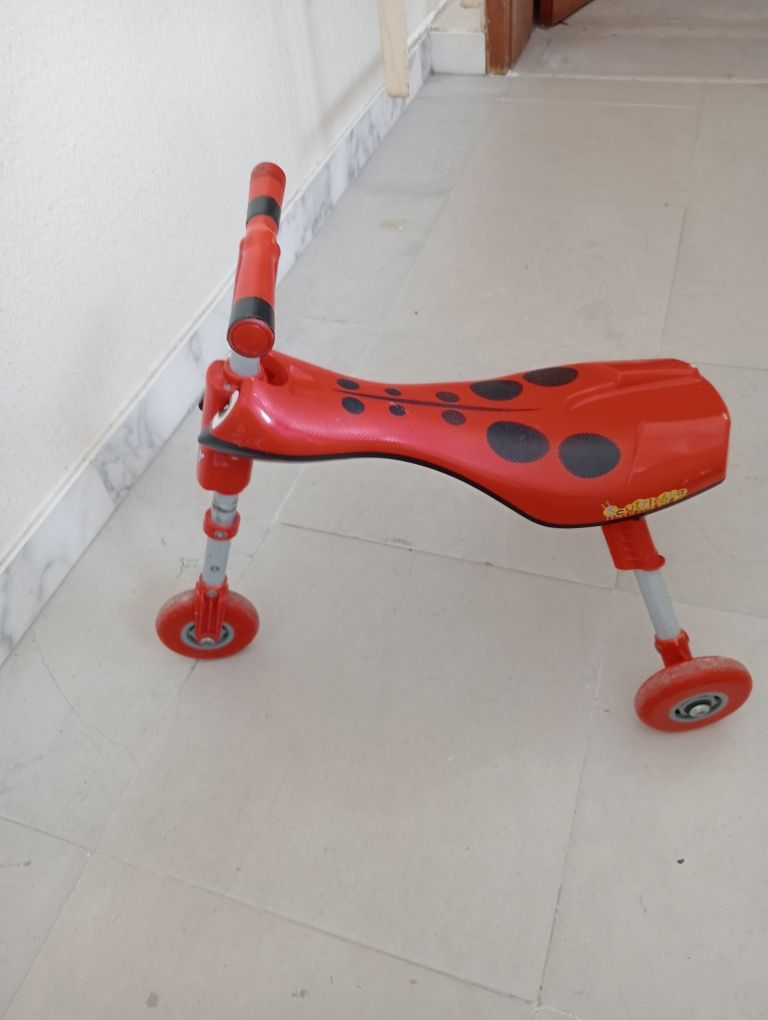 Triciclo de criança