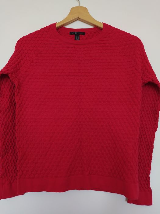 czerwony sweterek