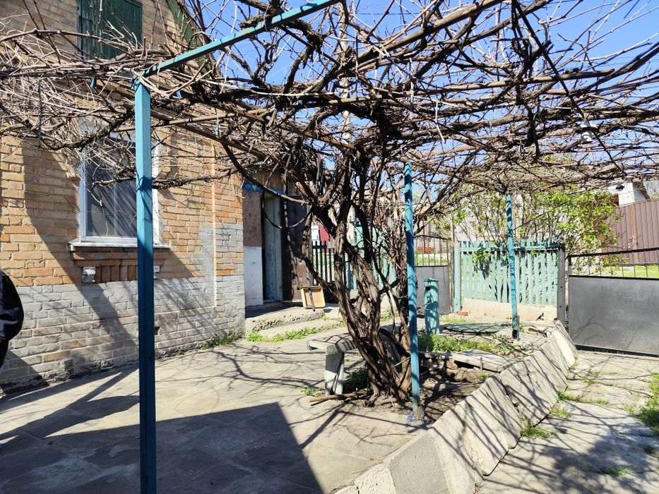 Здається половина дому з окремим входомпо вул.Бориса Луцького 26