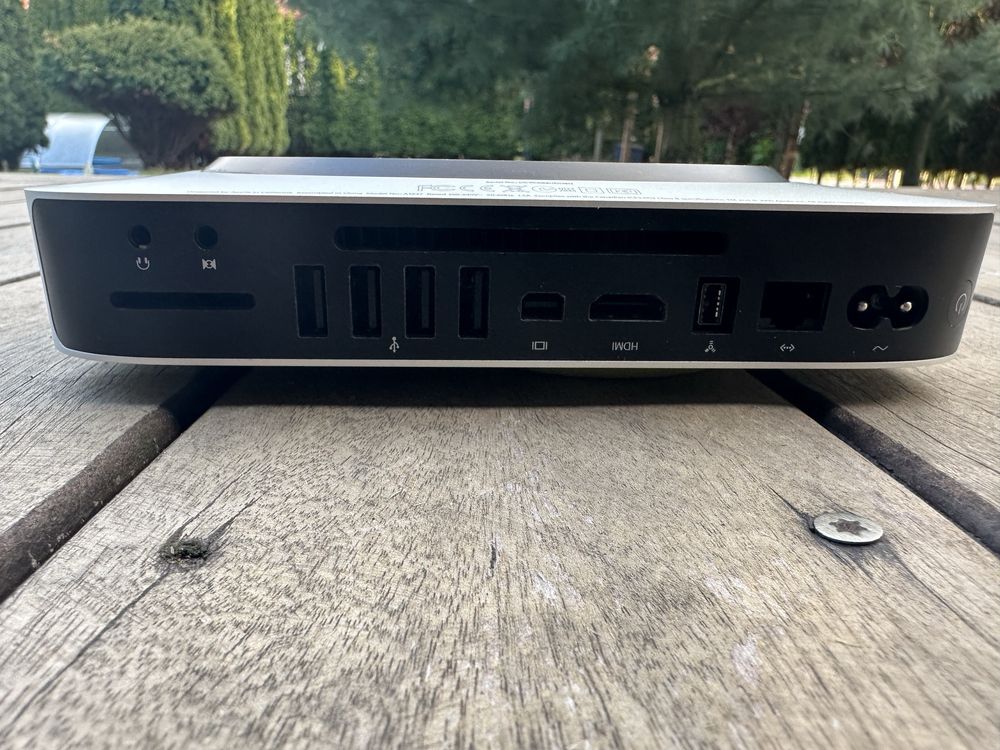 Komputer Apple Mac mini A1347 + myszka Apple – gotowy do pracy