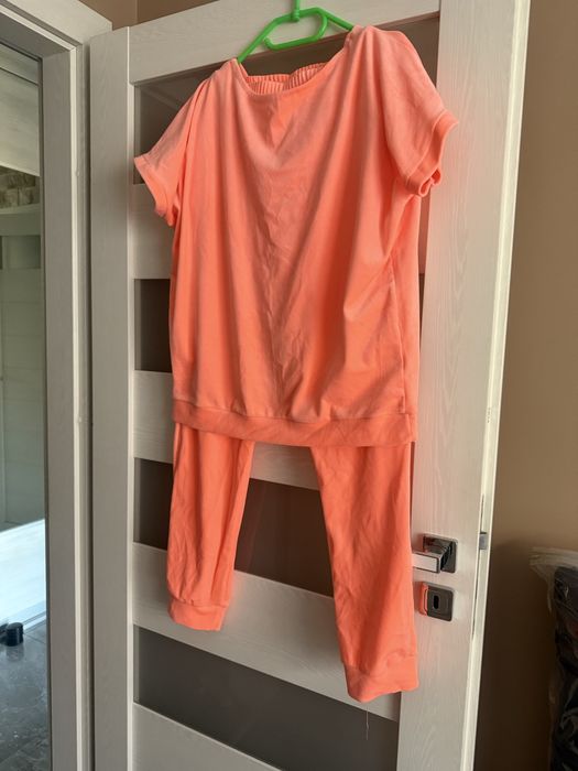 Dres welurowy damski