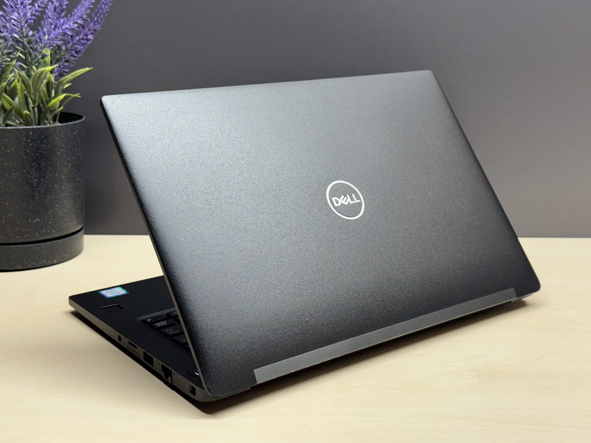 Laptop DELL Latitude 7390 | i5-8350U / FHD / DOTYK / US /16/256/OUTLET