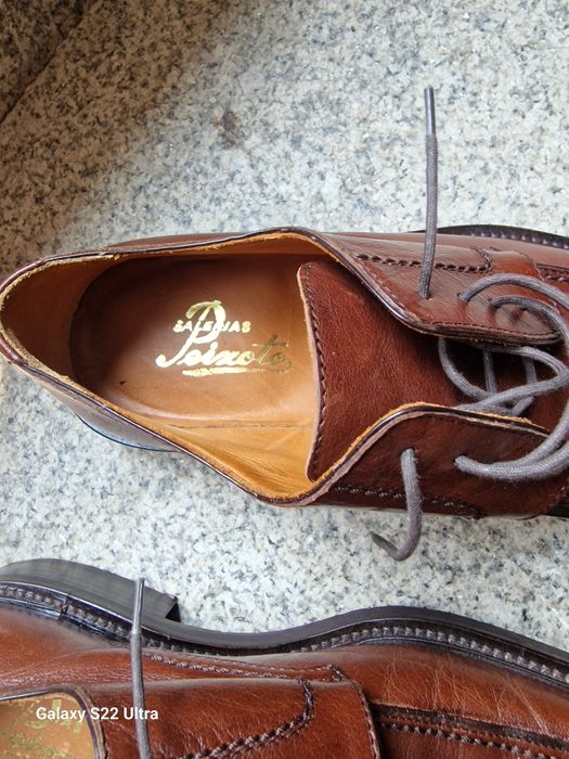 Sapatos de homem de pele genuína muito bons