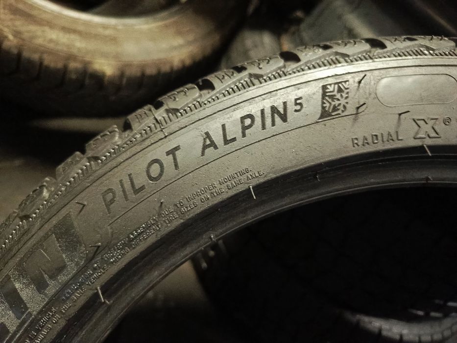 Sprzedam prawie nowe opony Michelin 235/40 r18