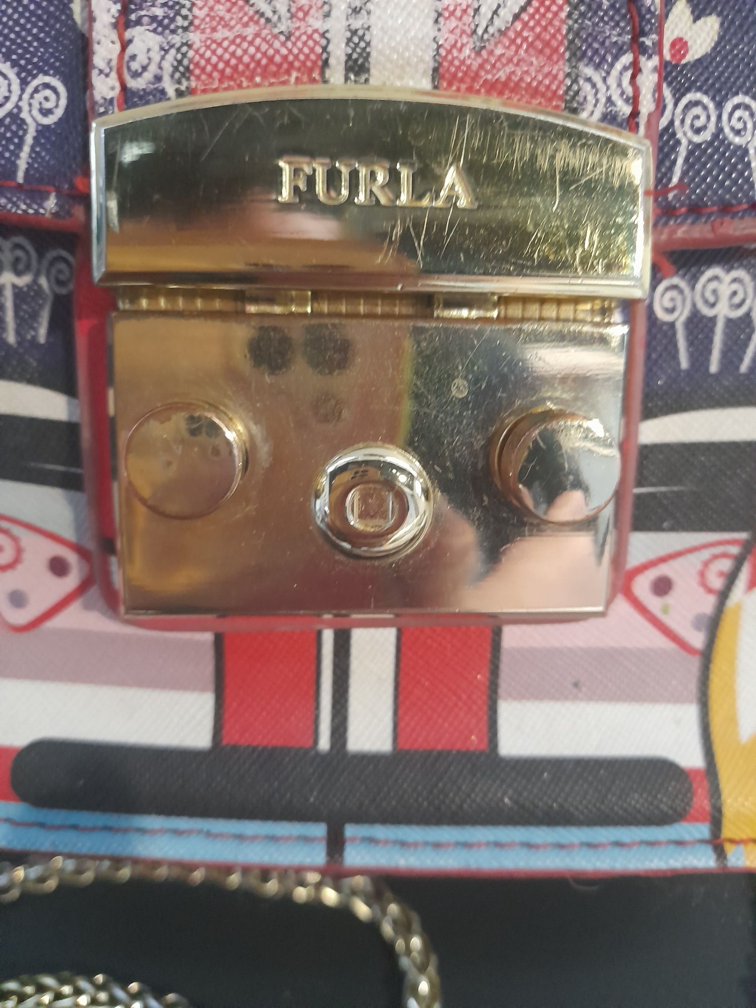 Продам сумочку оригинал FURLA