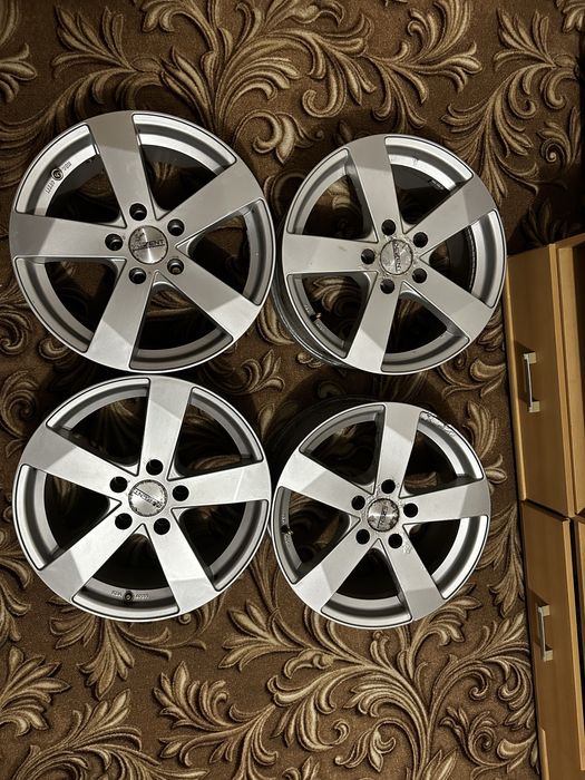 Продам диски r17 dezent 5/120