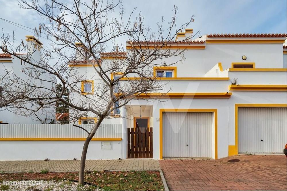 Fantástica moradia com garagem e quintal para venda em Santo André