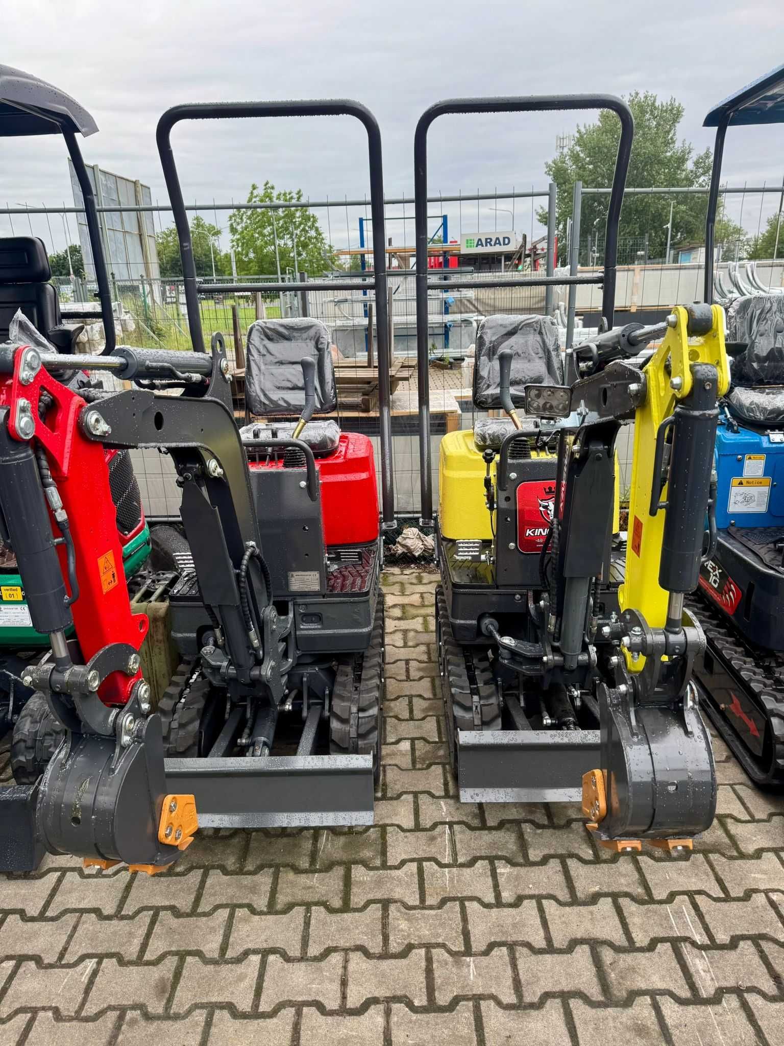 Koparka Kingway Mini 700kg, 3 łyżki, ramię skrętne, stick steer!