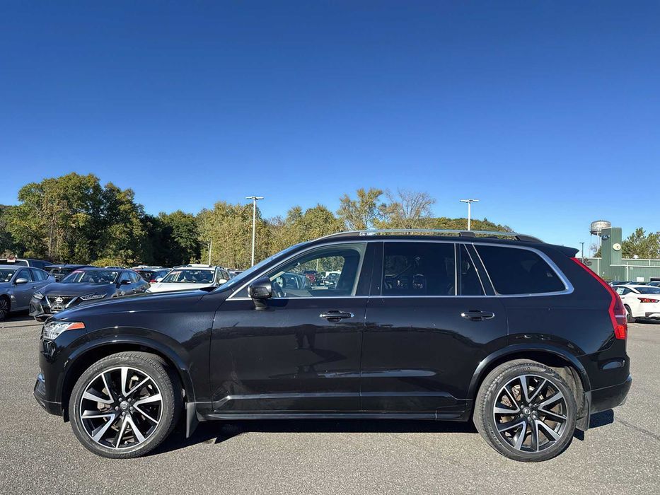 Volvo XC90 Momentum      2019