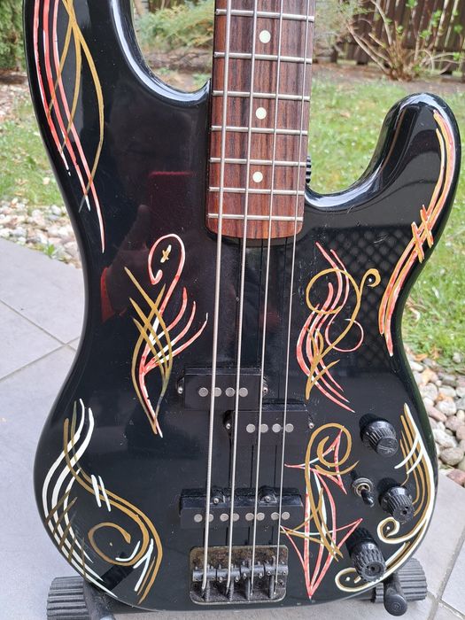 Fender bas  Japan.