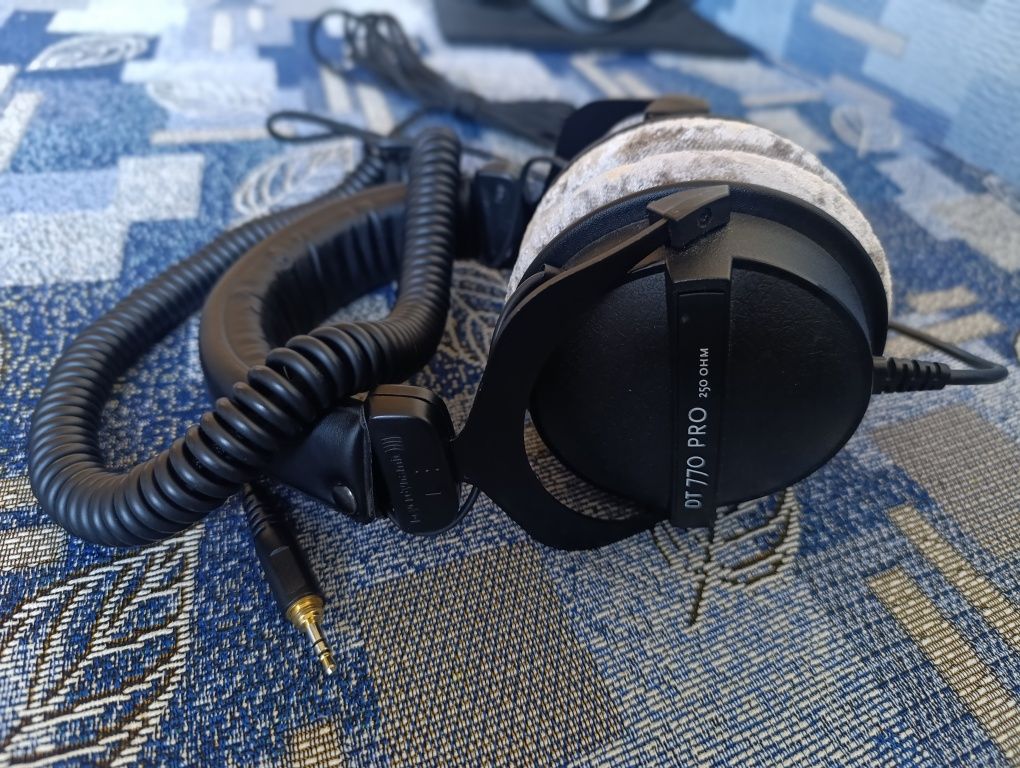 Beyerdynamic DT 770 Pro 250 Ohm (DT770)
