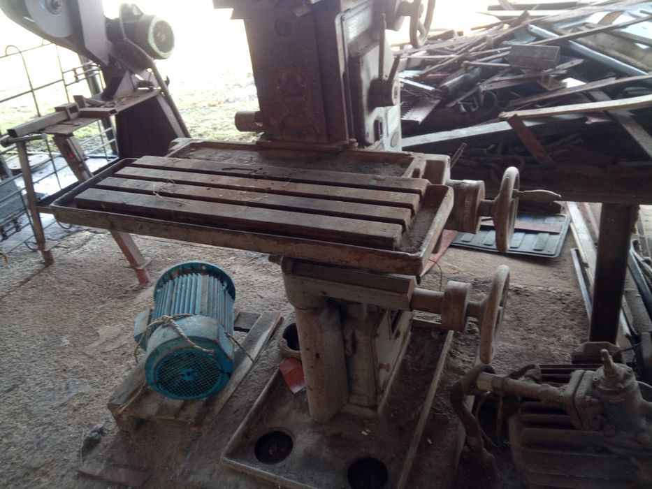 Станок фрезерний 6В75