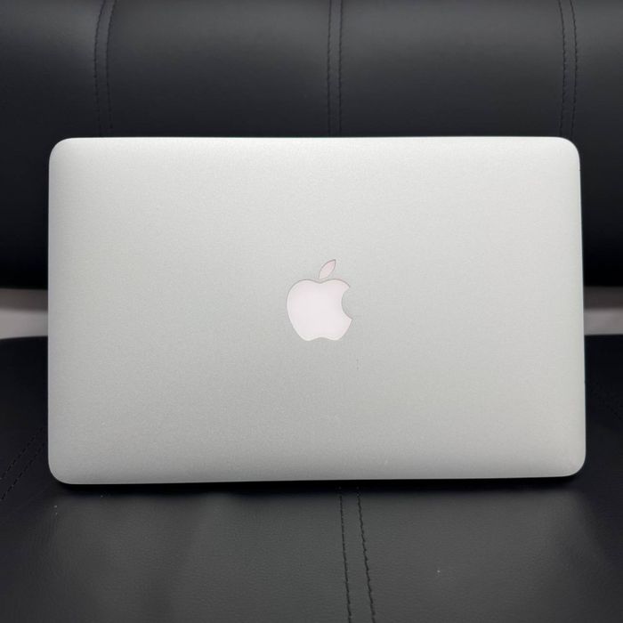 Apple MacBook Air A1370 (11,6” HD/i5-2467u/4Gb/128GbSSD/100% 1 цикл.)