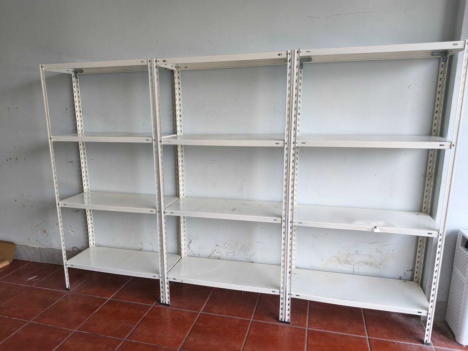 Estante metálica (3 módulos)