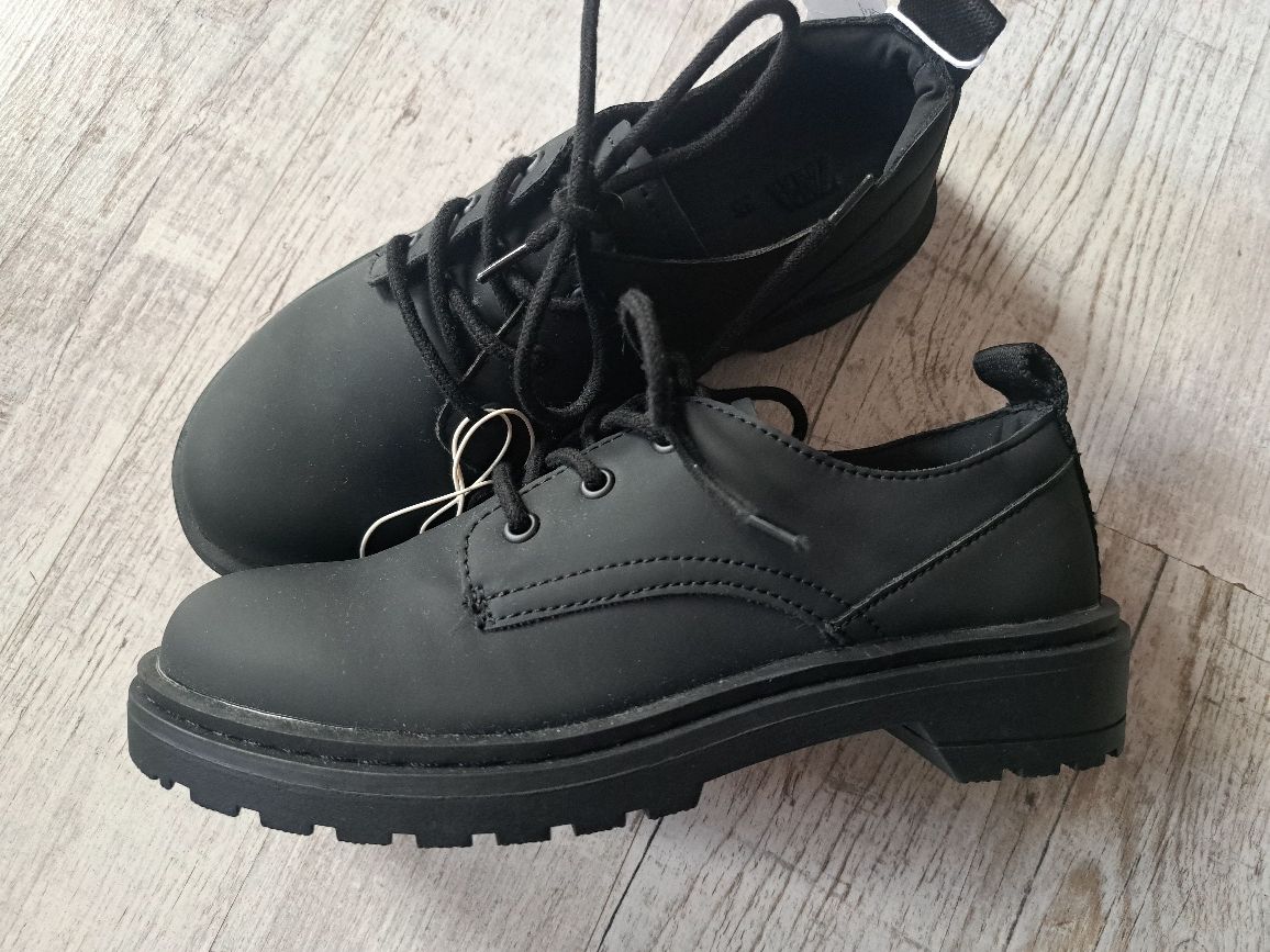 Eleganckie buty chłopięce blucher Zara