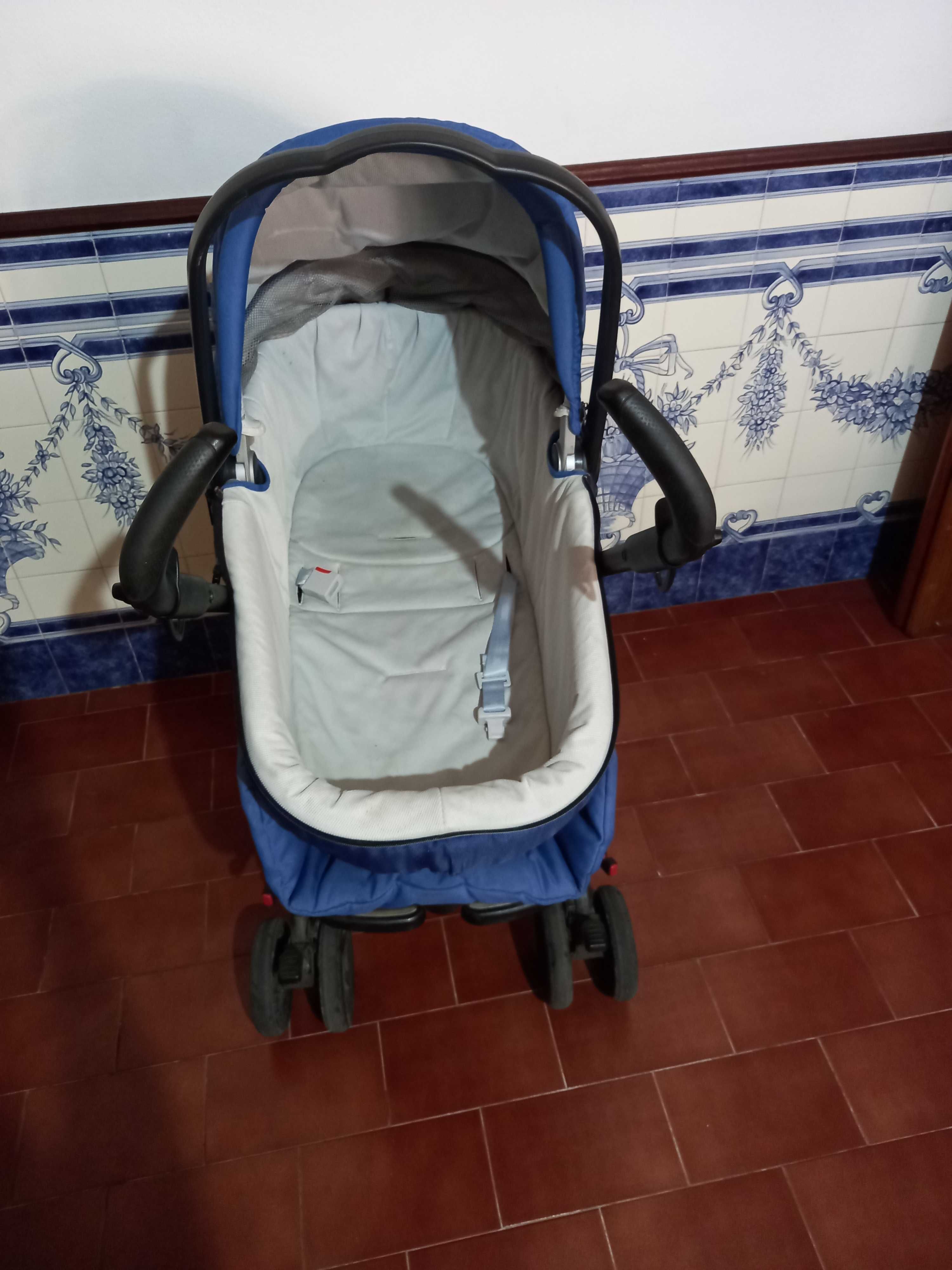 Carrinho de Bebé Trio PreNatal com Alcofa, Ovo e Isofix