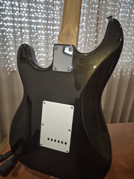 Guitarra elétrica Caliber