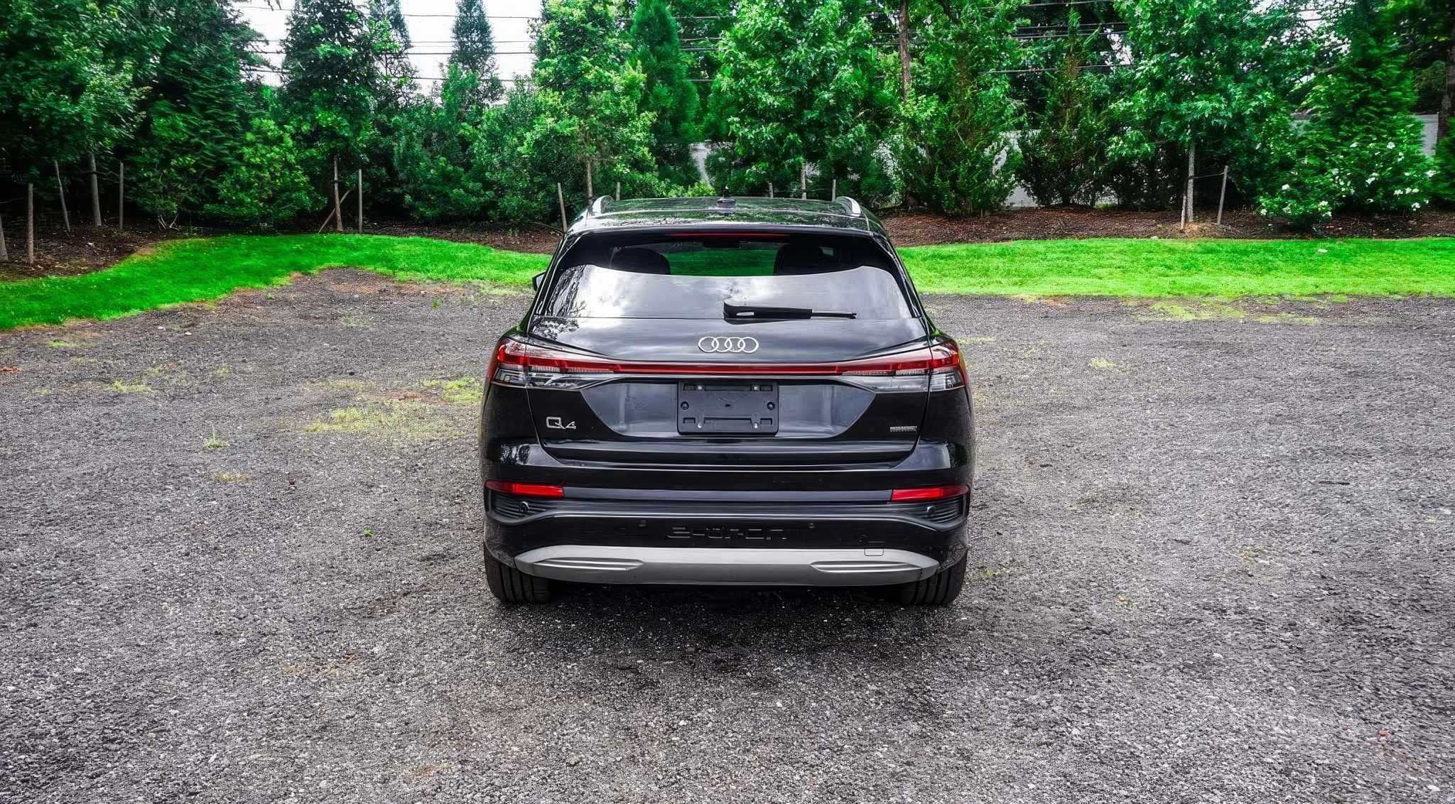 2022  Audi Q4 55