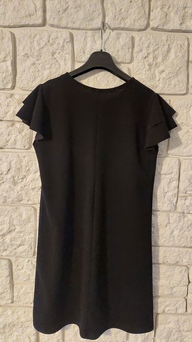 Sukienka czarna 38 M w litere A ozdobne rękawki