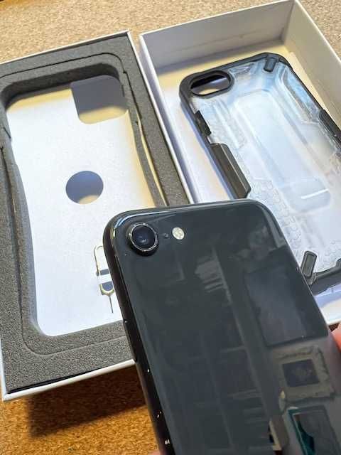 iPhone SE 2020 64Gb - Preto