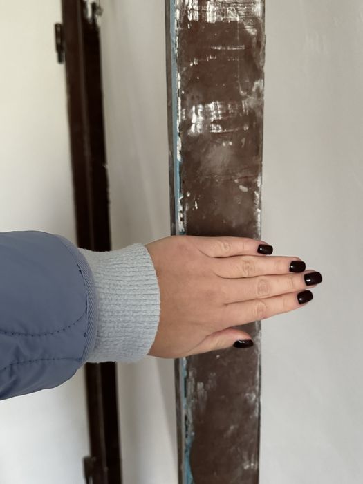 Вхідні двері, залізні але обшиті деревом