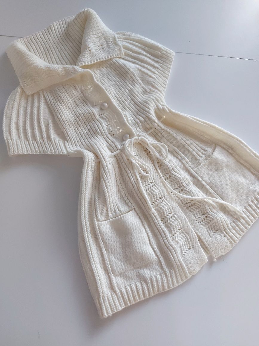 Śmietankowy bezrękawnik elegancka kamizelka r.116/122