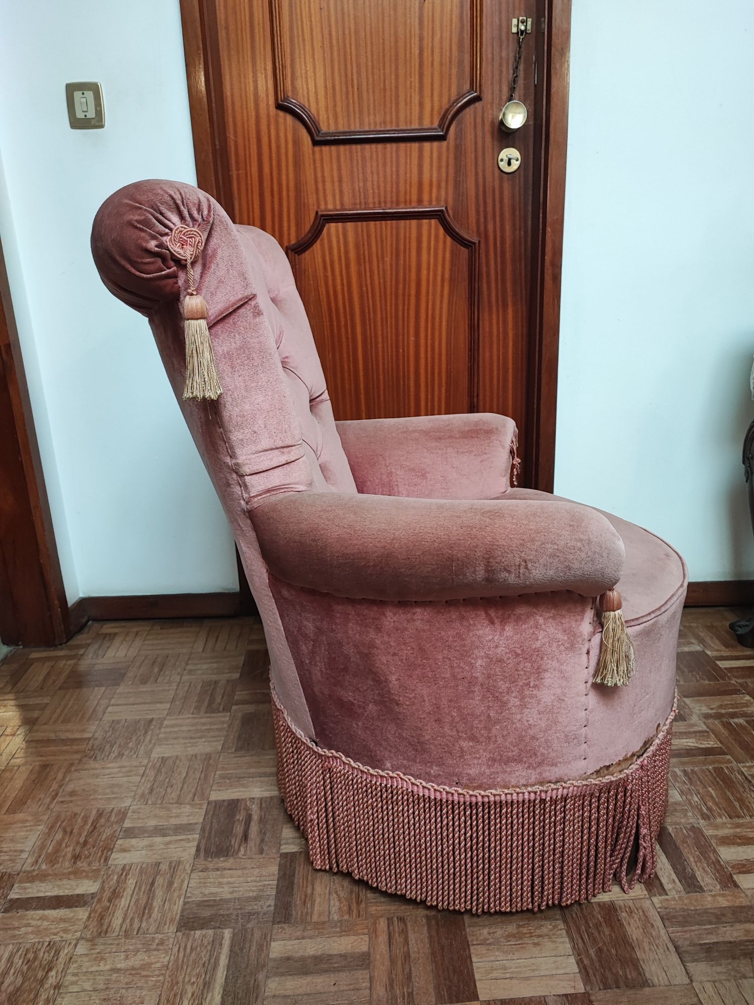 Poltrona de quarto rosa velho