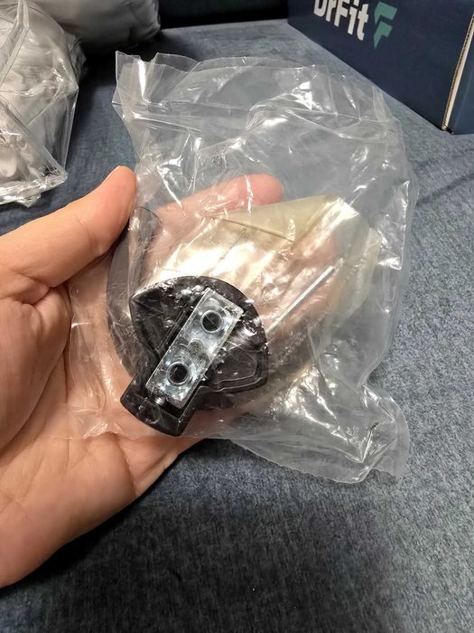 Zestaw 4 szt. -Wieszak meblowy ARTO Z-5426 P61 czarny mat Nomet