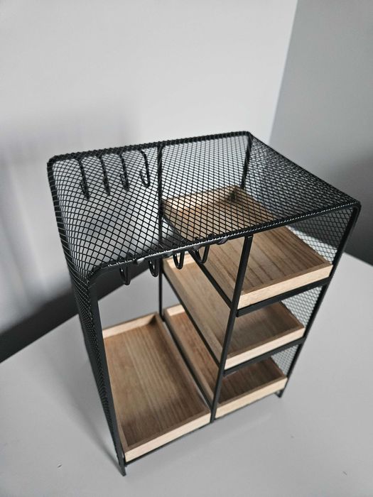 Kuferek stojak regalik z przegródkami na biżuterię loftowy