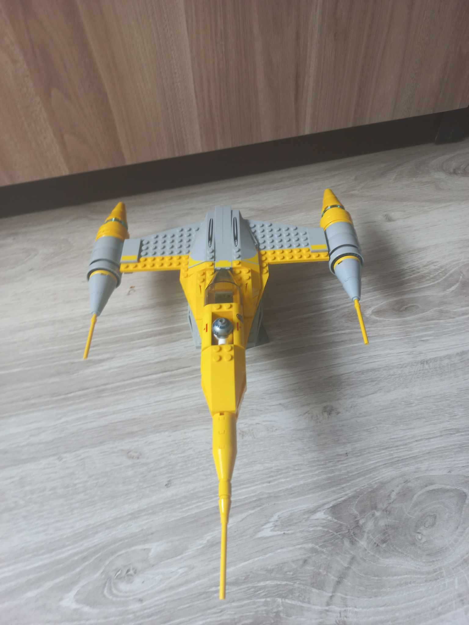 LEGO Star Wars 75092 - Gwiezdny myśliwiec Naboo